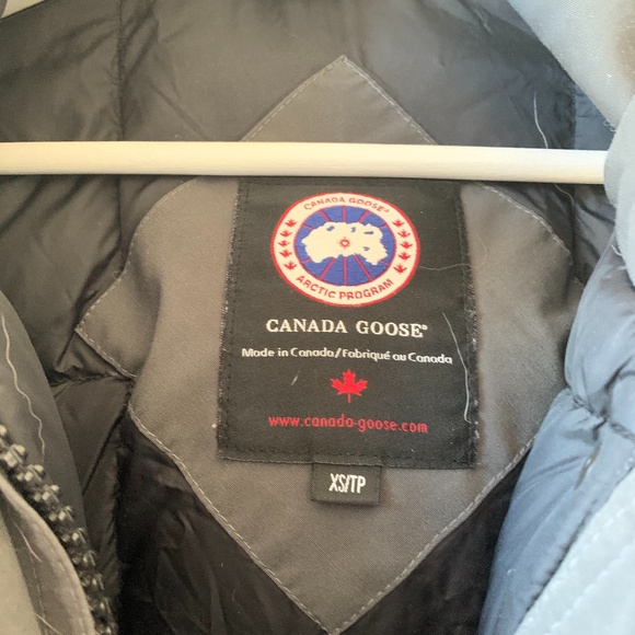 **SOLD** CANADA GOOSE | Trillium Parka - Picture 3 of 9